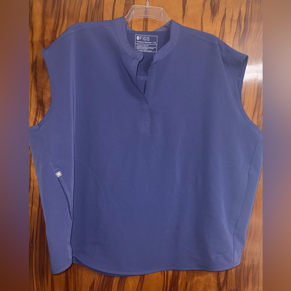 Rafaela - Oversized Scrub Top